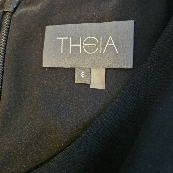 Ladles Formal Dress - Picture 5 of 8